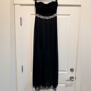 Elegant Black Evening Gown